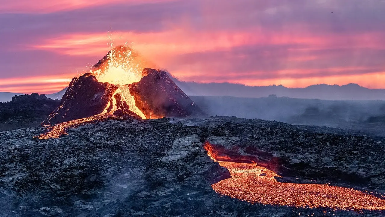 国产自拍 - 火山之心纪录片